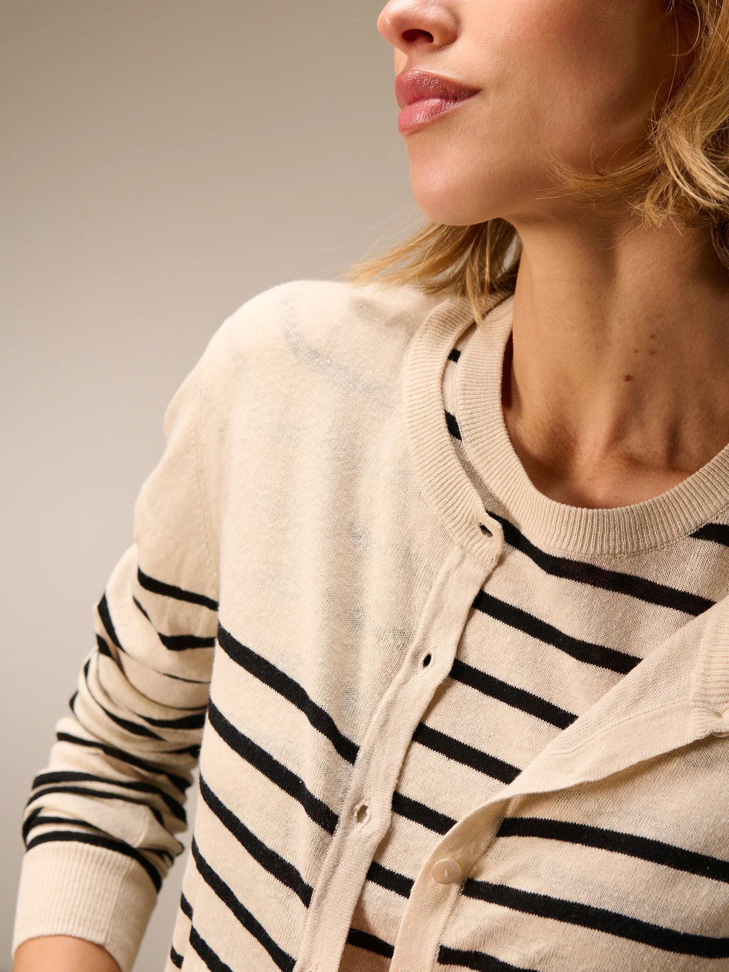 Strickjacke mit Leinen - Image 9