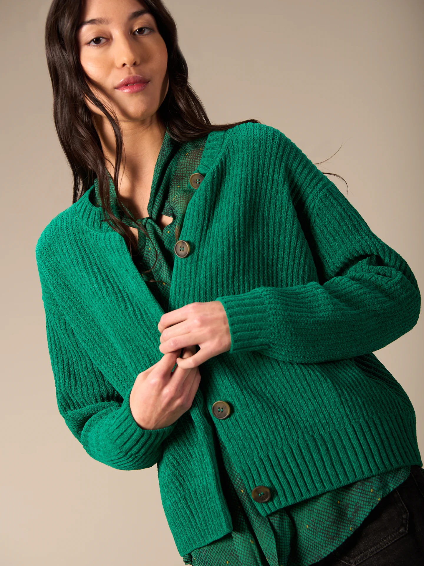 Strickjacke mit Knopfverschluss - Image 8