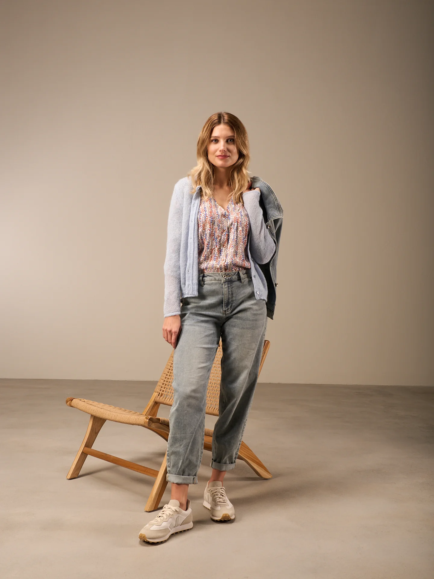 Strickjacke mit Knopfverschluss - Image 4
