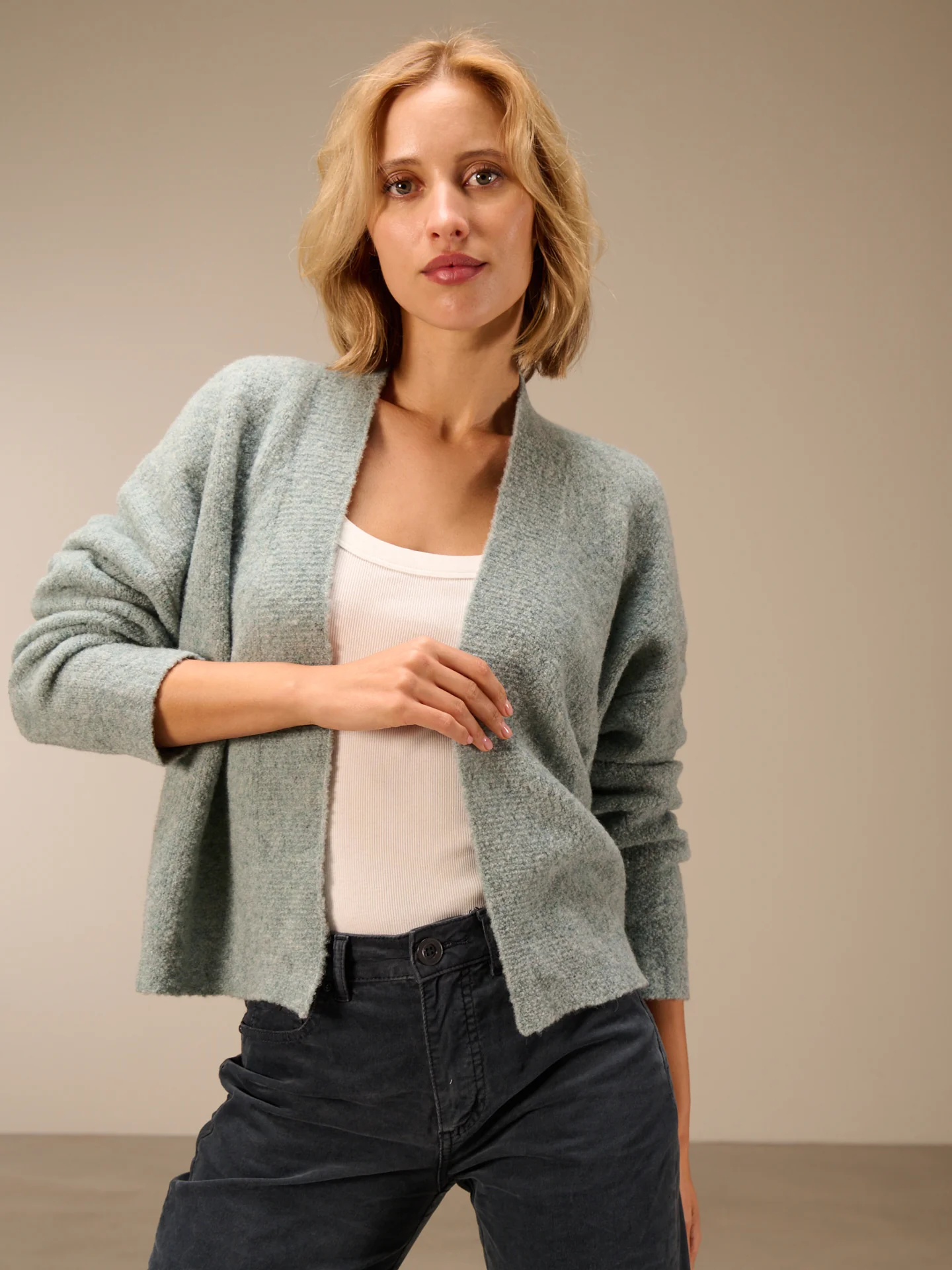 Strickjacke  mit Wolle - Image 13